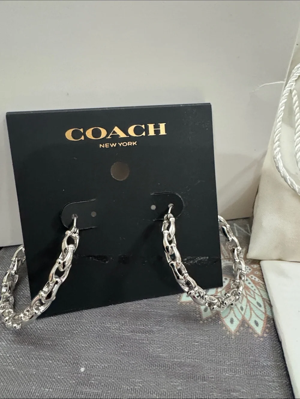 #32 COACH Silver-Tone C-Link Hoop Earrings NWT w Coach Dust Bag & Paperwork - Picture 2 of 5